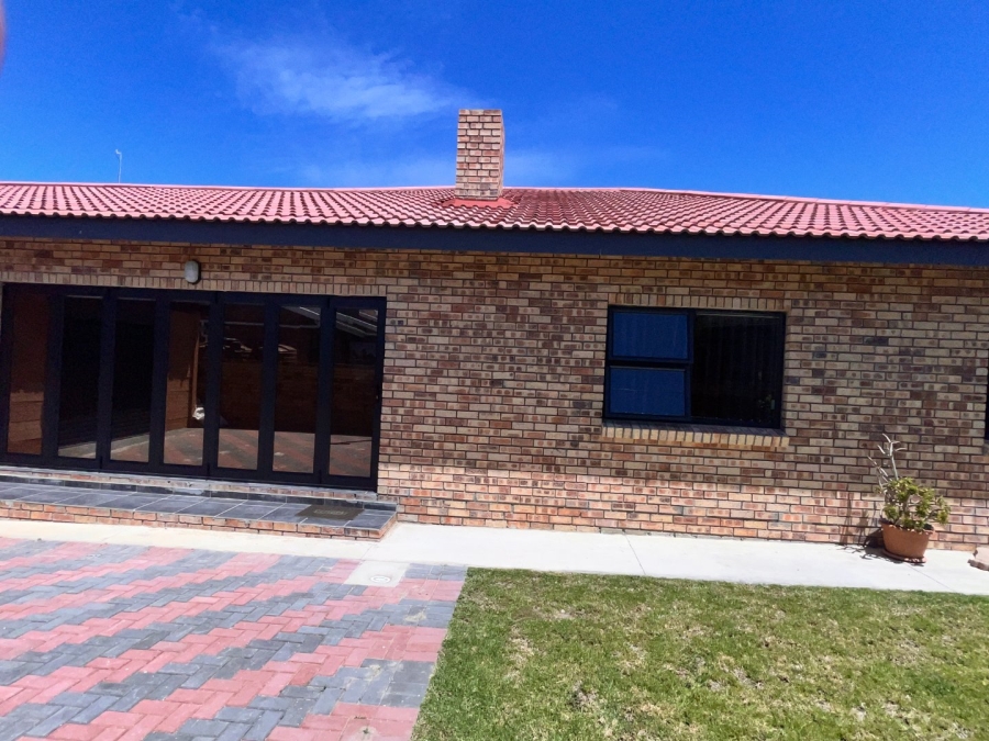 3 Bedroom Property for Sale in Wavecrest Eastern Cape